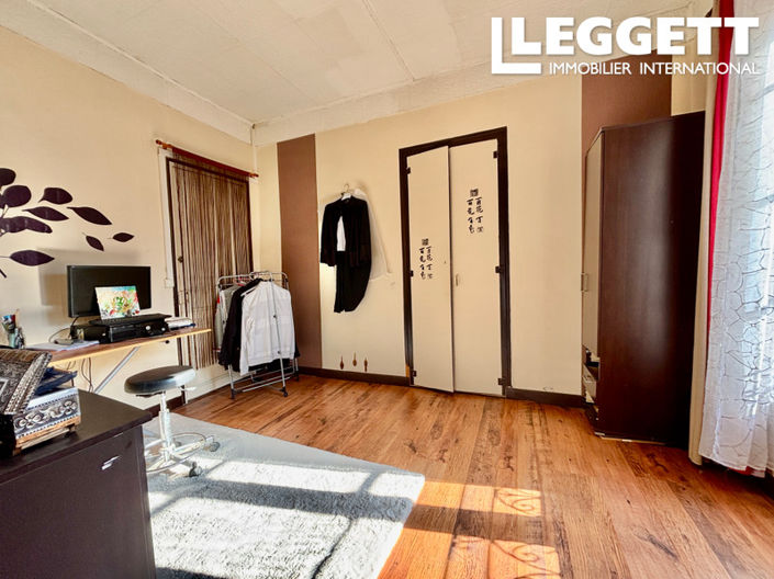 Image No.10-2 Bed House for sale