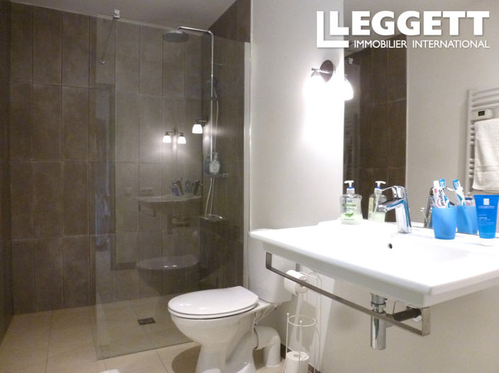 Image No.8-3 Bed House for sale