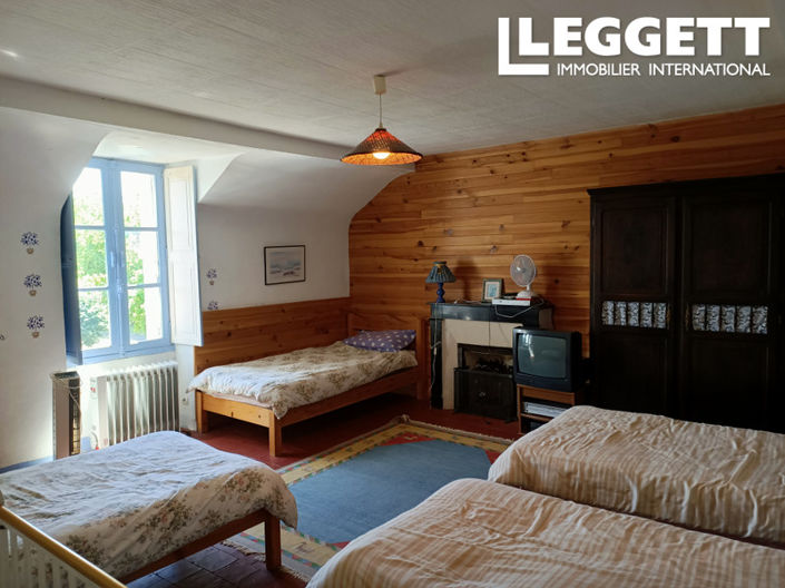 Image No.8-4 Bed House for sale