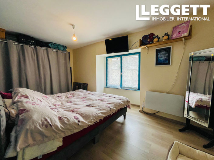 Image No.6-2 Bed House for sale