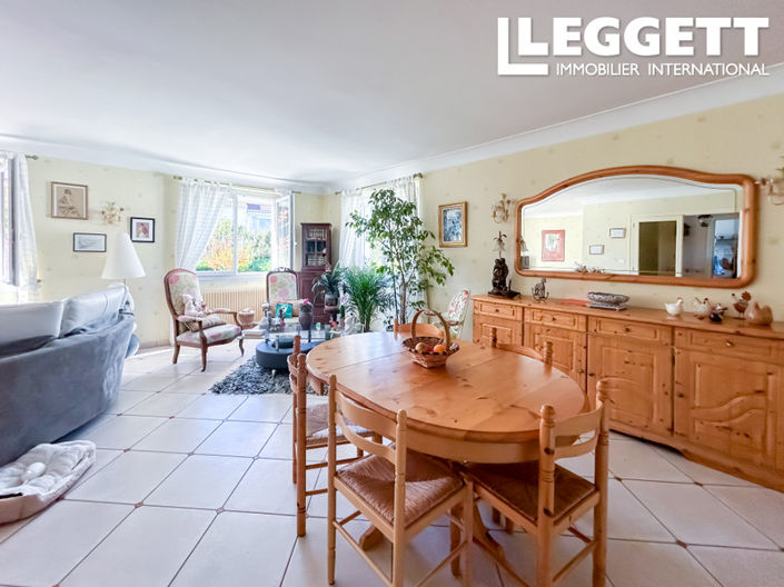 Image No.2-5 Bed House for sale