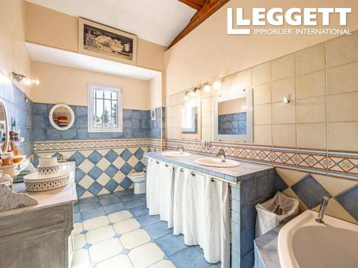 Image No.9-5 Bed House for sale