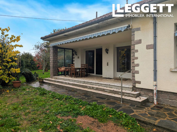 Image No.2-4 Bed House for sale