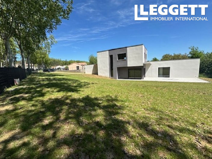 Image No.1-4 Bed House for sale