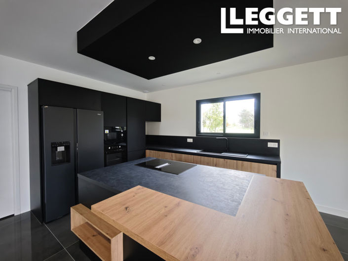 Image No.3-4 Bed House for sale