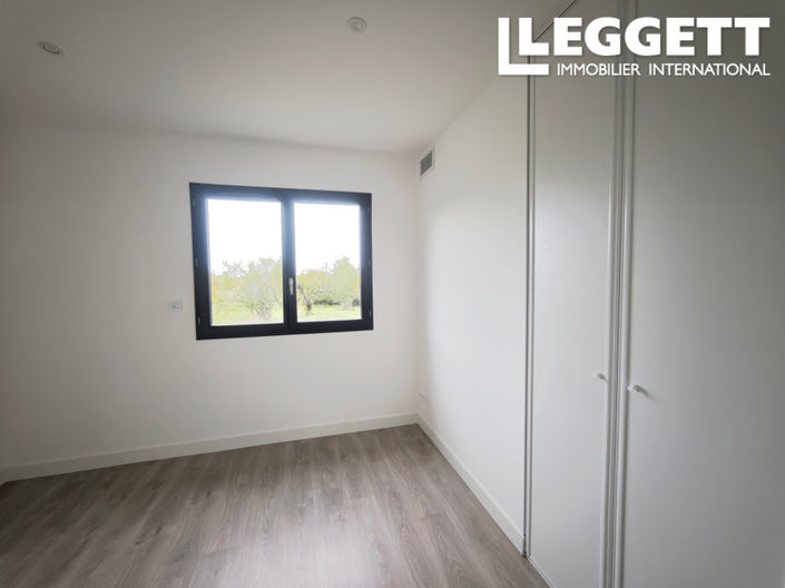 Image No.6-4 Bed House for sale