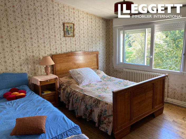 Image No.5-5 Bed House for sale