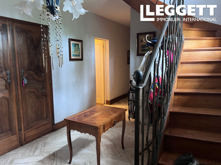 Image No.2-4 Bed House for sale