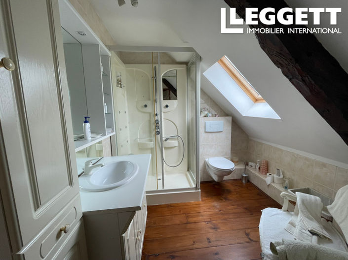 Image No.10-3 Bed House for sale