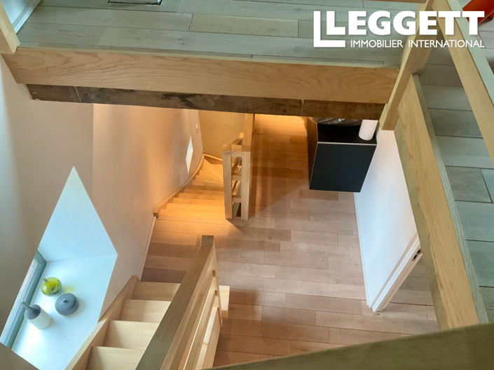 Image No.8-5 Bed House for sale