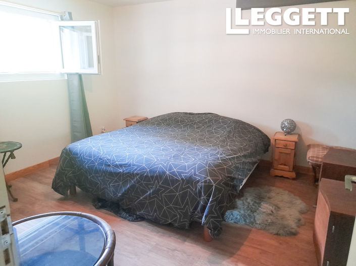 Image No.7-5 Bed House for sale