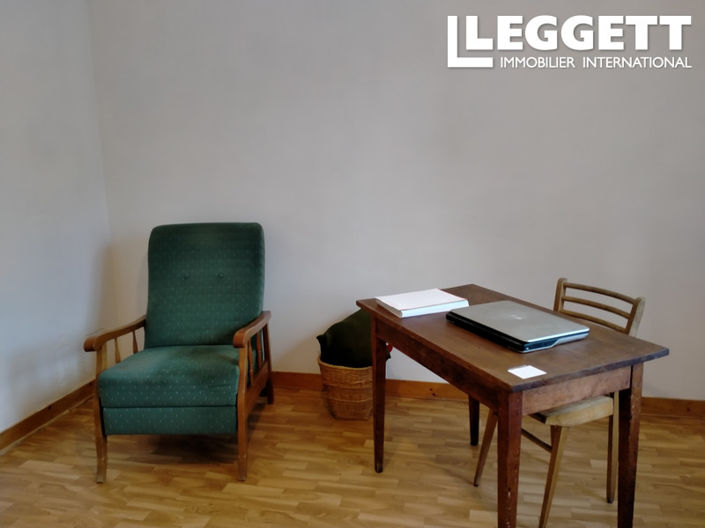 Image No.8-3 Bed House for sale