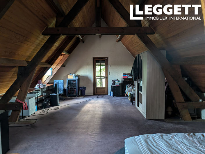 Image No.8-3 Bed House for sale