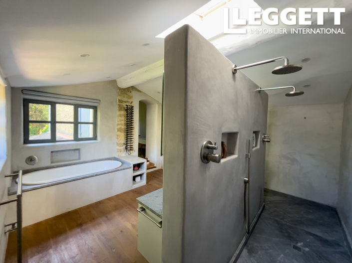 Image No.10-7 Bed House for sale