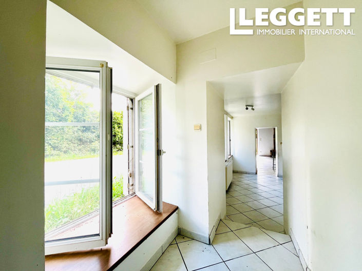 Image No.3-3 Bed House for sale