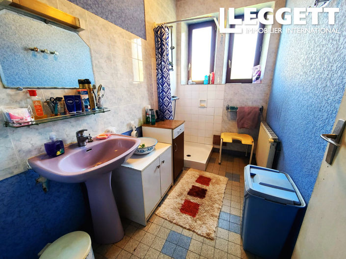 Image No.8-5 Bed House for sale