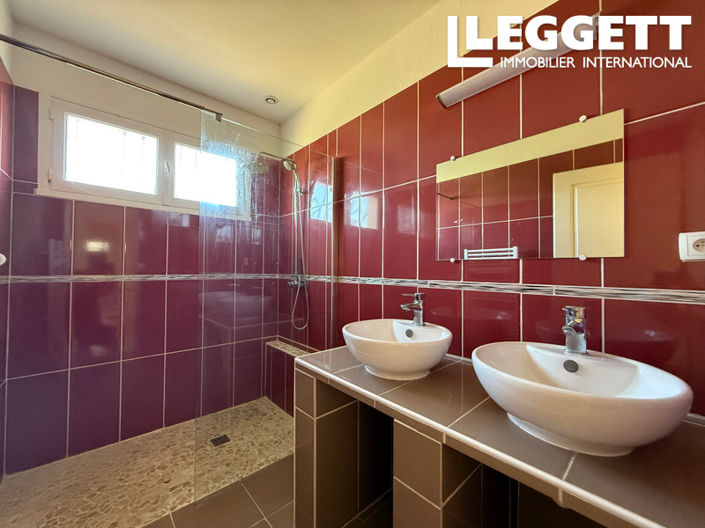 Image No.6-3 Bed House for sale