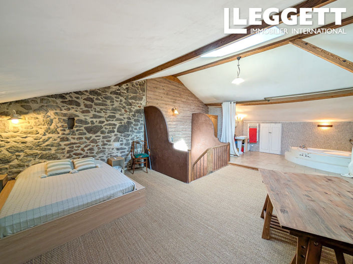 Image No.7-4 Bed House for sale