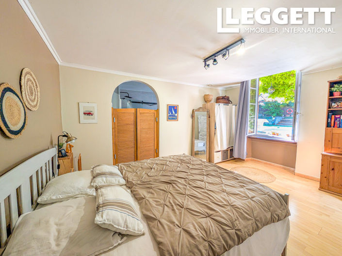 Image No.8-4 Bed House for sale