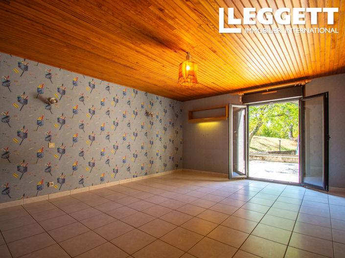 Image No.10-4 Bed House for sale