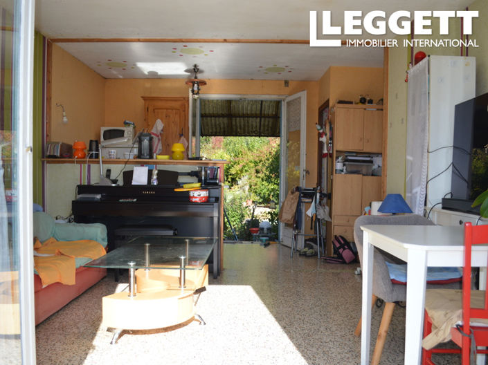 Image No.8-1 Bed House for sale