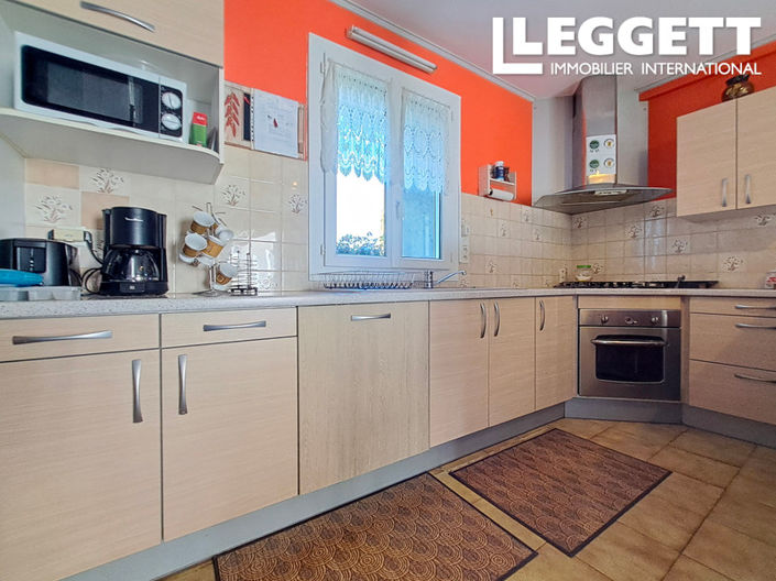 Image No.8-5 Bed House for sale