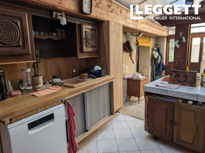 Image No.5-2 Bed House for sale