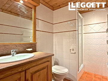 ahr0chm6ly9jzg4uagvzdglhlmltbw8vaw1hz2uvvevom