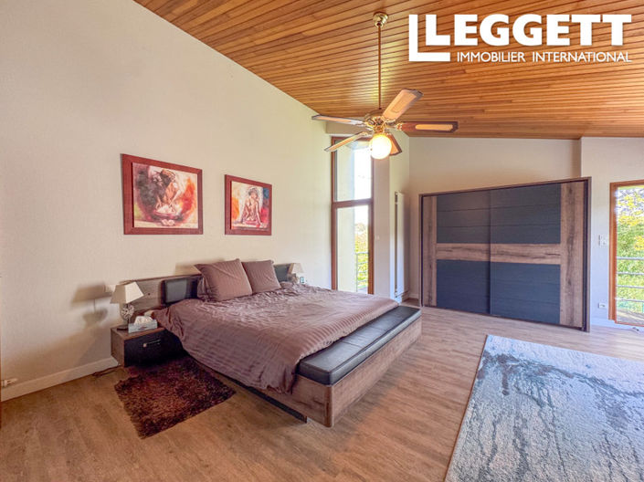 Image No.7-4 Bed House for sale