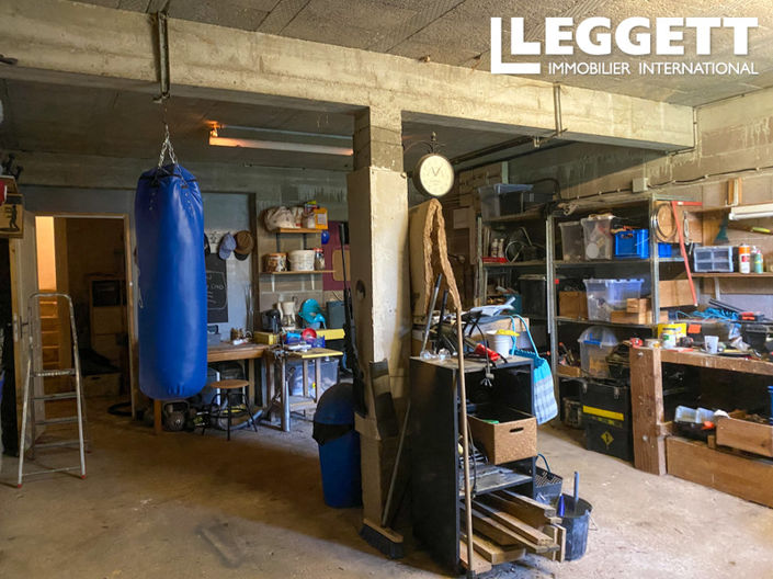 Image No.10-5 Bed House for sale