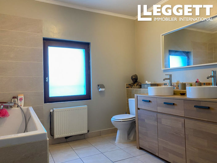 Image No.7-5 Bed House for sale