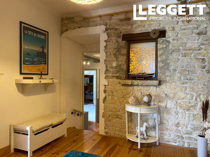 Image No.8-5 Bed House for sale