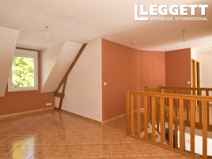 Image No.7-5 Bed House for sale