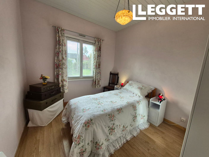 Image No.8-4 Bed House for sale