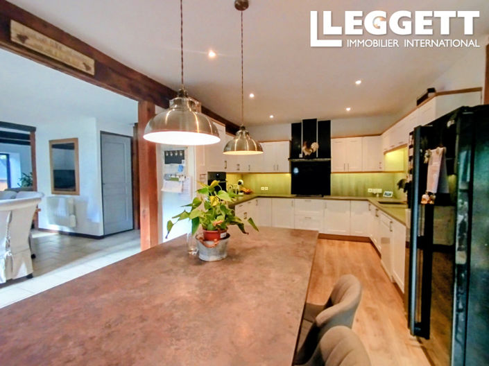 Image No.2-4 Bed House for sale