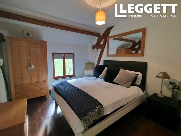 Image No.6-4 Bed House for sale