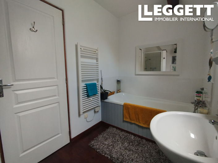 Image No.8-4 Bed House for sale