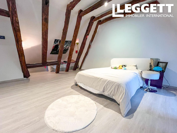 Image No.6-3 Bed House for sale