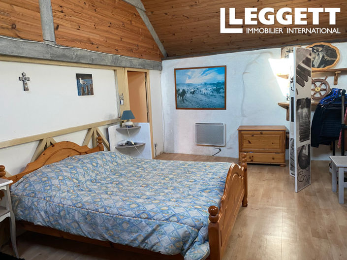 Image No.6-5 Bed House for sale