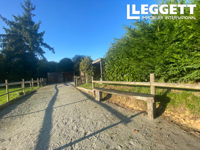 Image No.8-5 Bed House for sale