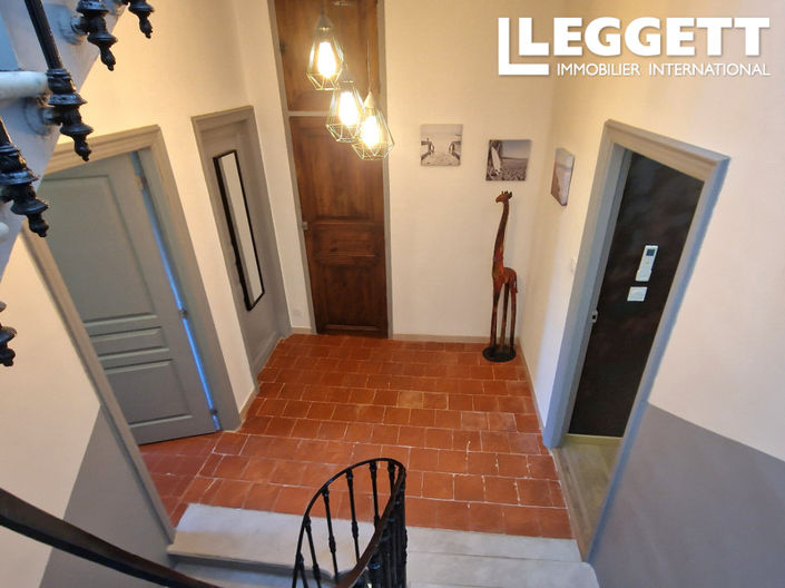 Image No.10-6 Bed House for sale