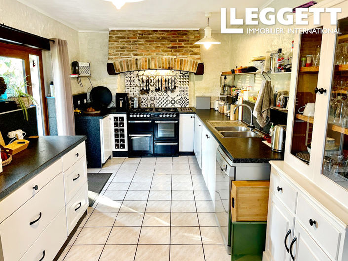 Image No.5-9 Bed House for sale