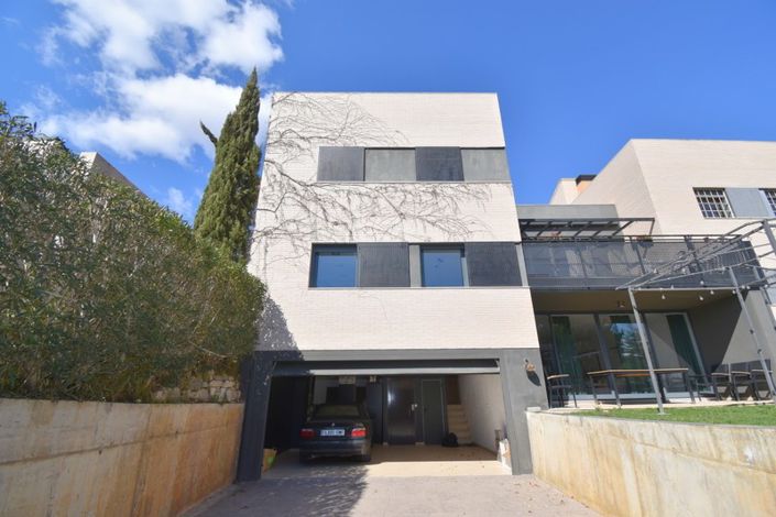 Image No.1-3 Bed Villa for sale