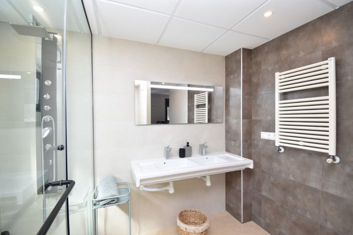 Image No.15-3 Bed Villa for sale