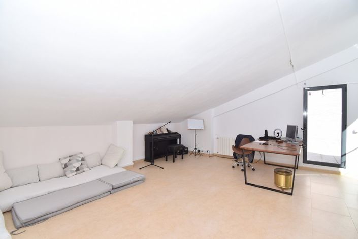 Image No.26-3 Bed Villa for sale