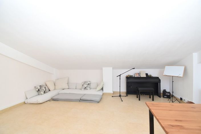 Image No.27-3 Bed Villa for sale