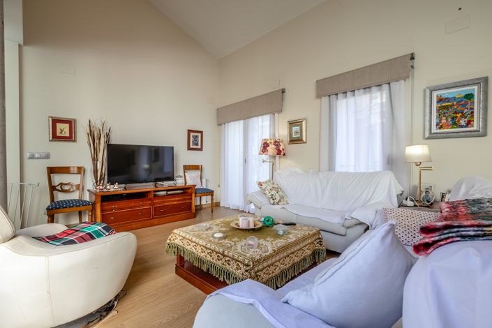 Image No.15-4 Bed Townhouse for sale