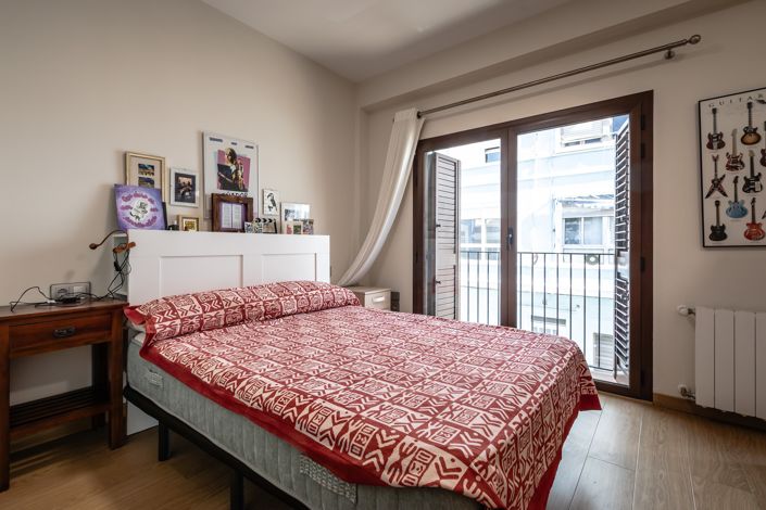 Image No.18-4 Bed Townhouse for sale