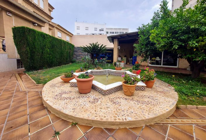 Image No.41-6 Bed Villa for sale