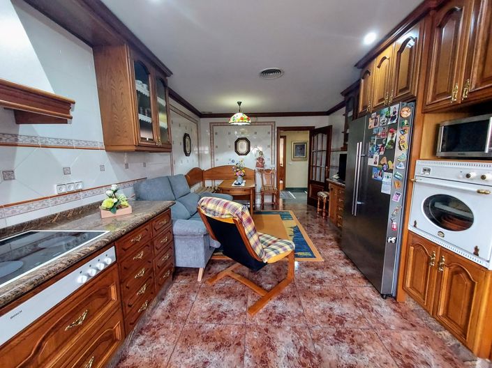 Image No.9-6 Bed Villa for sale